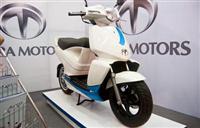 Scooter điện kết nối iPhone giá 4.500 USD tại Nhật
